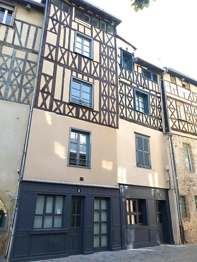 Appart Face Au Mail Limoges Exteriör bild