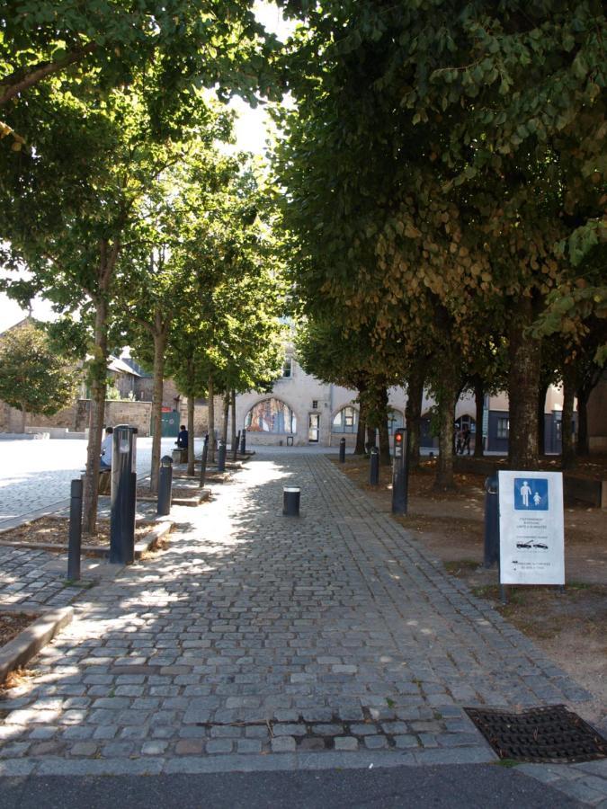 Appart Face Au Mail Limoges Exteriör bild